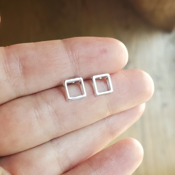 NWOT Tiny Silver Square Stud Earrings - Picture 6 of 10